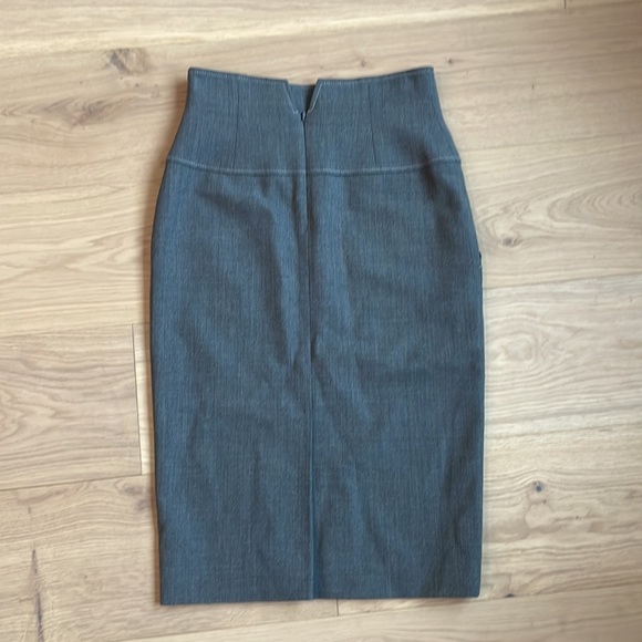 Andy The Anh structured high waisted midi skirt - Picture 4 of 10